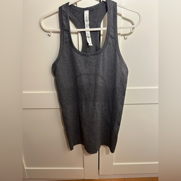 Lululemon swiftly tech racerback size 4 - Picture 6 of 6